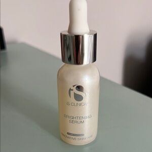 iS Clinical Brightening Serum